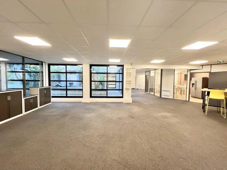 Bureau dans Boulogne-Billancourt à louer - Photo de l’immeuble – Image 3 sur 8