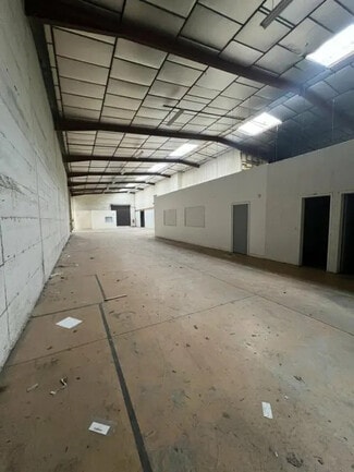 Plus de détails pour 19 Boulevard De Thibaud, Toulouse - Local d'activités à louer