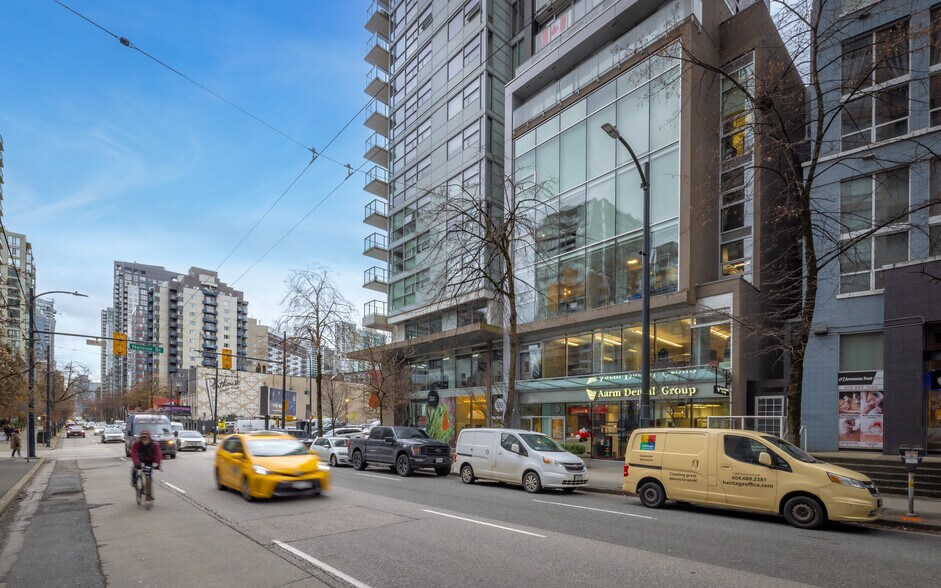 997 Seymour St, Vancouver, BC à vendre - Photo de l’immeuble – Image 2 sur 3