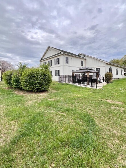 168 Faulconerville Dr, Amherst, VA à louer - Photo de l’immeuble – Image 1 sur 26