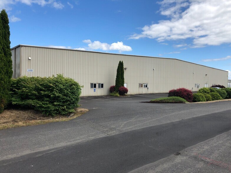 34100 Skyway Dr, Scappoose, OR à louer - Photo de l’immeuble – Image 2 sur 10