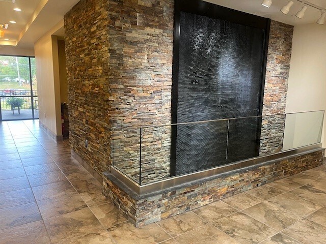 100 Bradford Rd, Wexford, PA à louer - Hall d’entrée – Image 2 sur 28