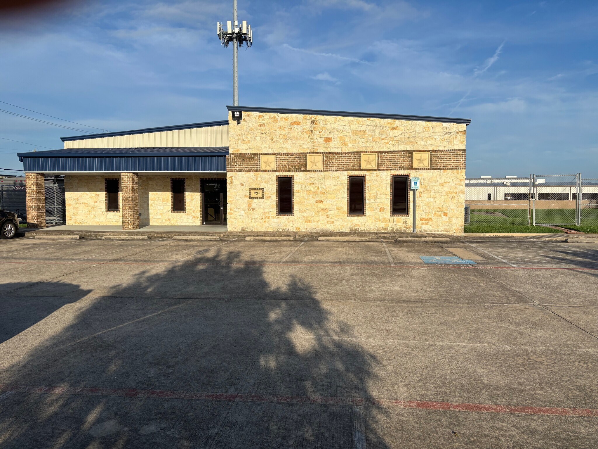 3924 Underwood Rd, La Porte, TX à louer Photo principale– Image 1 sur 10