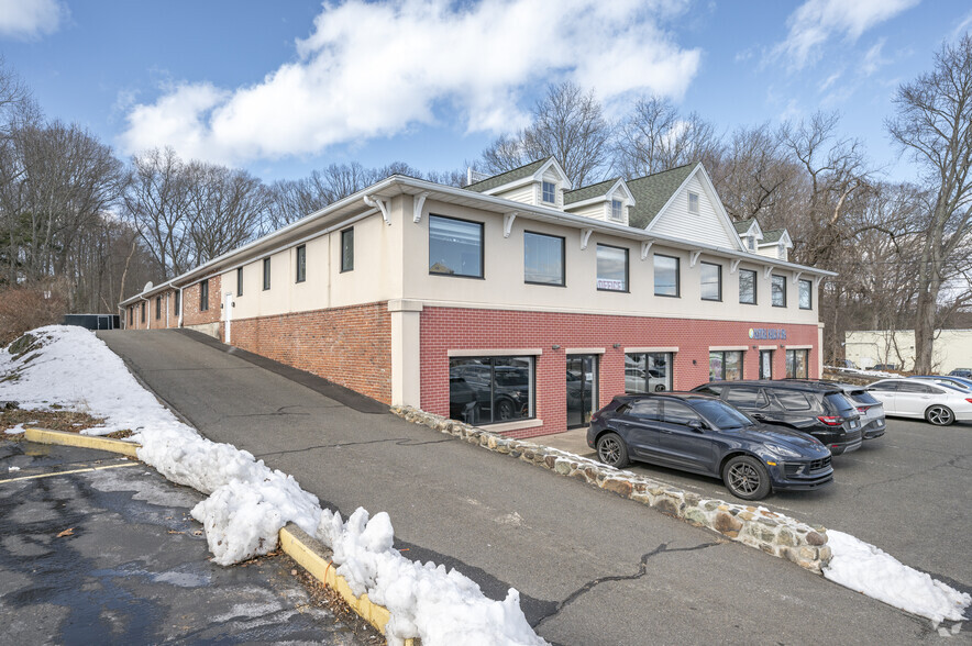 477 Boston Post Rd, Orange, CT à vendre - Photo de l’immeuble – Image 2 sur 13