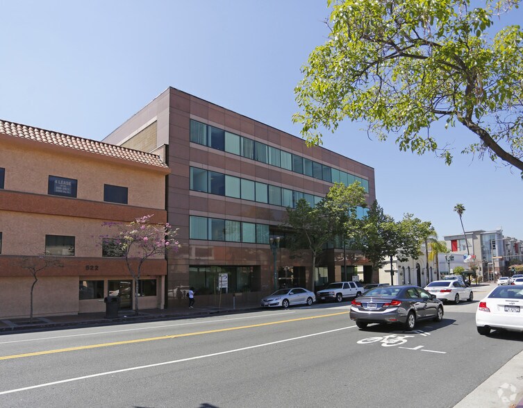 520 E Broadway, Glendale, CA à louer - Photo de l’immeuble – Image 2 sur 92
