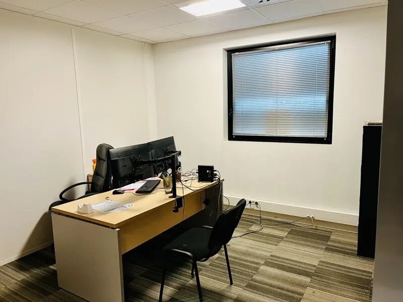 Local commercial dans Artigues-près-Bordeaux à louer Photo intérieure– Image 1 sur 5