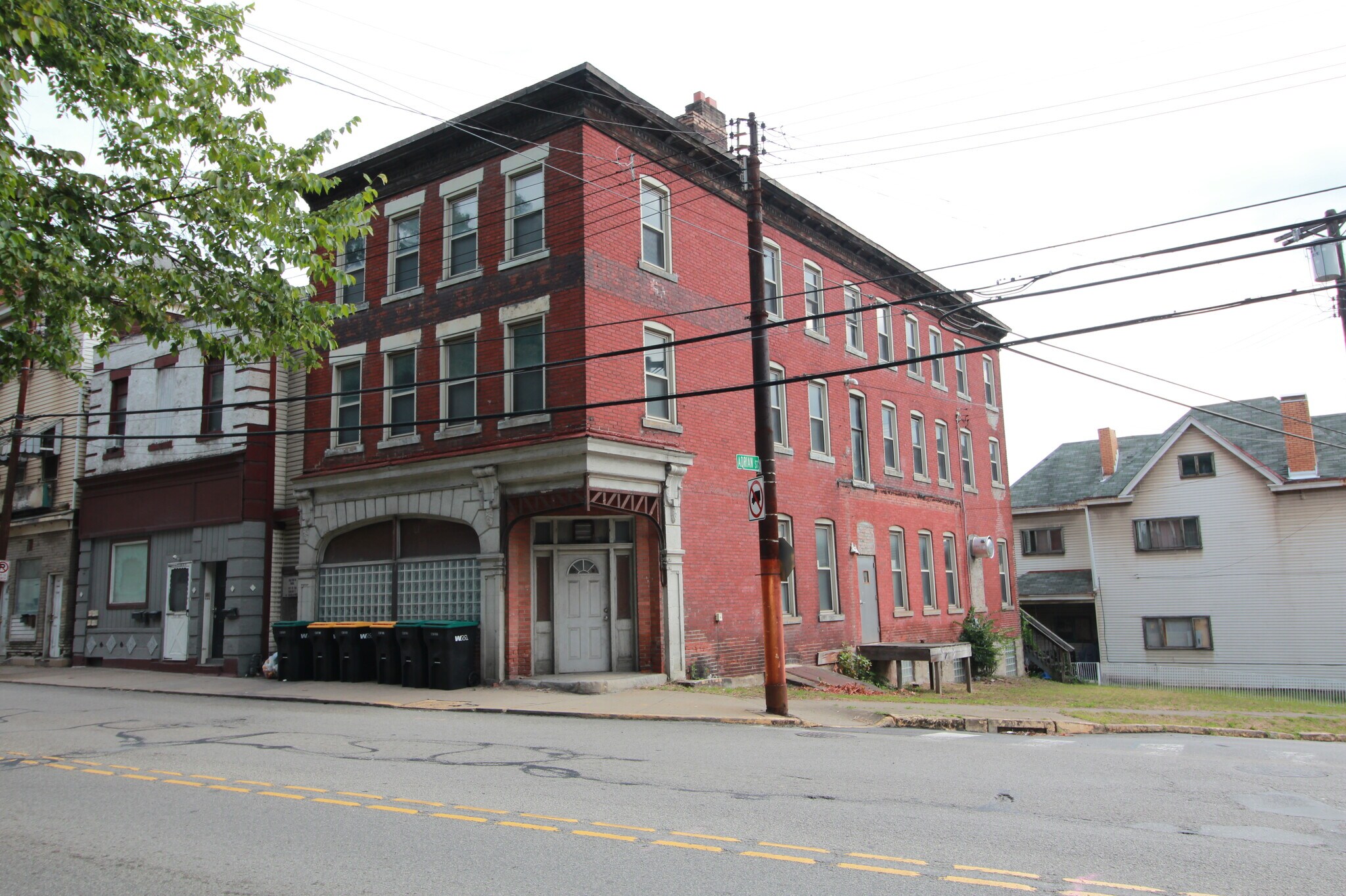 900 Island Ave, McKees Rocks, PA à vendre Photo de l’immeuble– Image 1 sur 37
