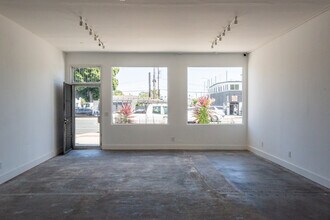 12923 Venice Blvd, Los Angeles, CA à louer Photo intérieure– Image 2 sur 13