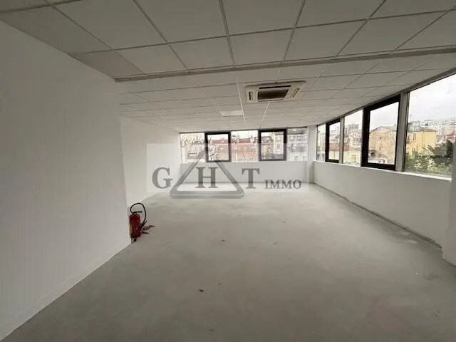 Bureau dans Ivry-sur-Seine à louer - Photo de l’immeuble – Image 1 sur 4