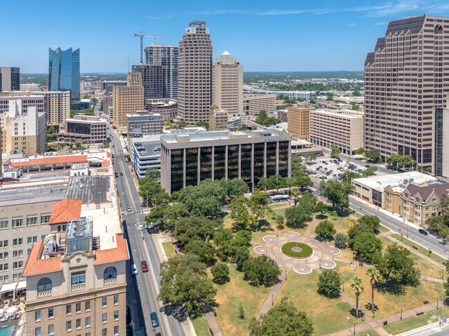 Plus de détails pour 711 Navarro St, San Antonio, TX - Bureau, Bureau/Local commercial à louer