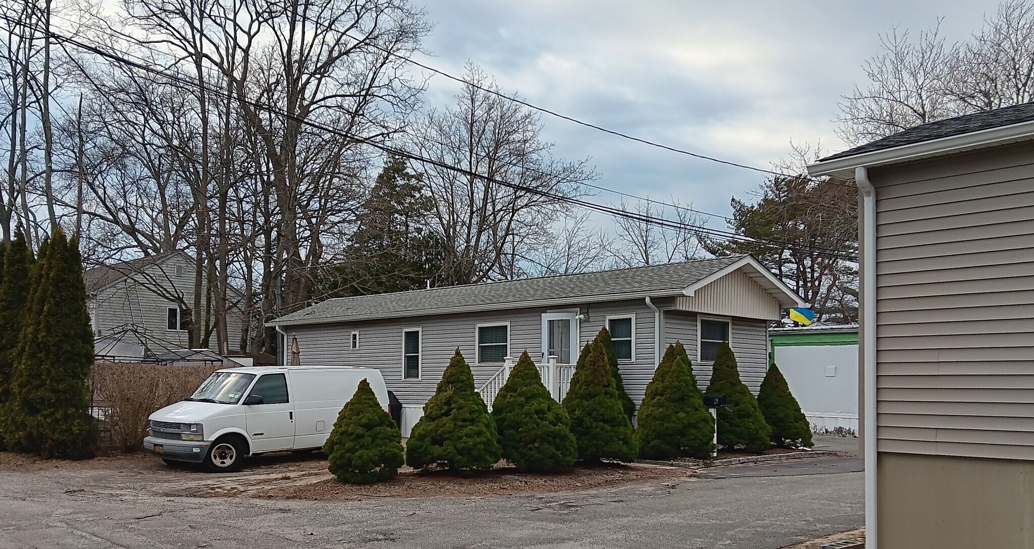 725 E Avenue Ext, Riverhead, NY à vendre Photo de l’immeuble– Image 1 sur 5
