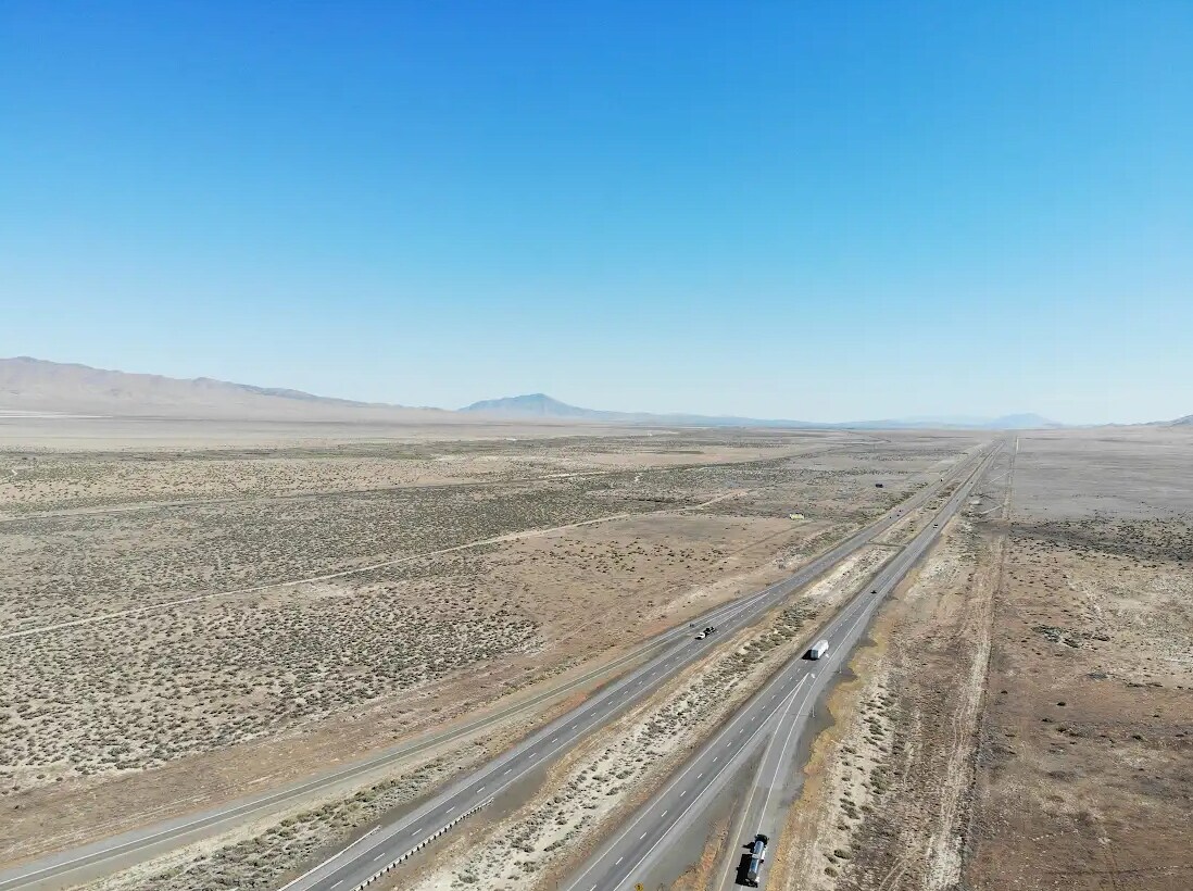 6105 E Frontage Rd, Imlay, NV à louer Photo de l’immeuble– Image 1 sur 13