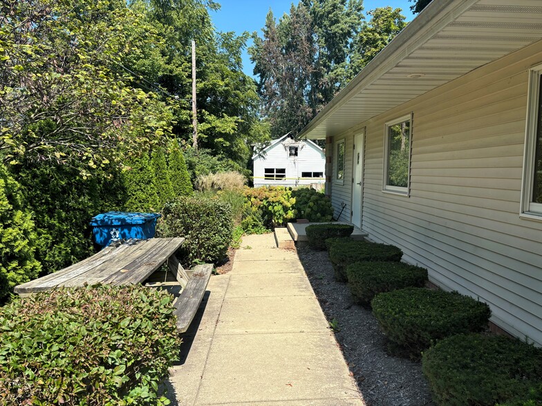 625 S 5th St, Watseka, IL à louer - Photo de l’immeuble – Image 3 sur 14