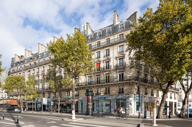 Plus de détails pour 16 Place De La République, Paris - Bureau à louer