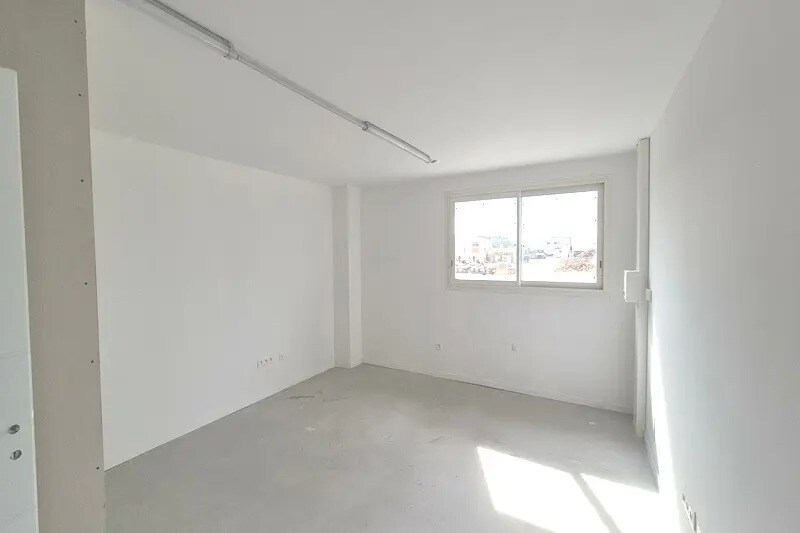 Local d’activités dans Béziers à louer - Photo de l’immeuble – Image 3 sur 5