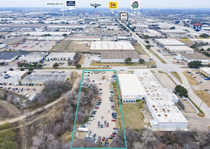 820 N Great Southwest Pky, Arlington, TX à vendre - Photo de l’immeuble – Image 1 sur 4