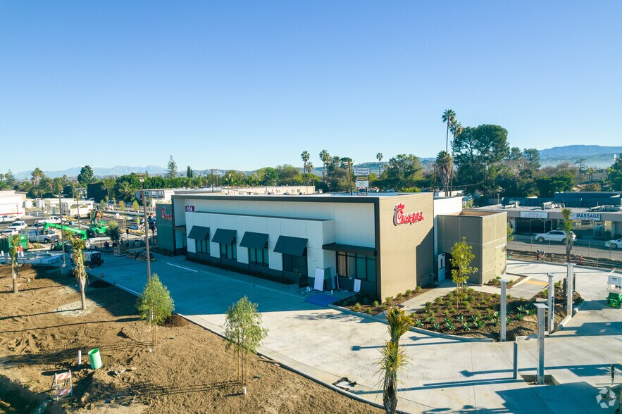 1701 N Tustin Ave, Santa Ana, CA à vendre - Photo principale – Image 1 sur 6