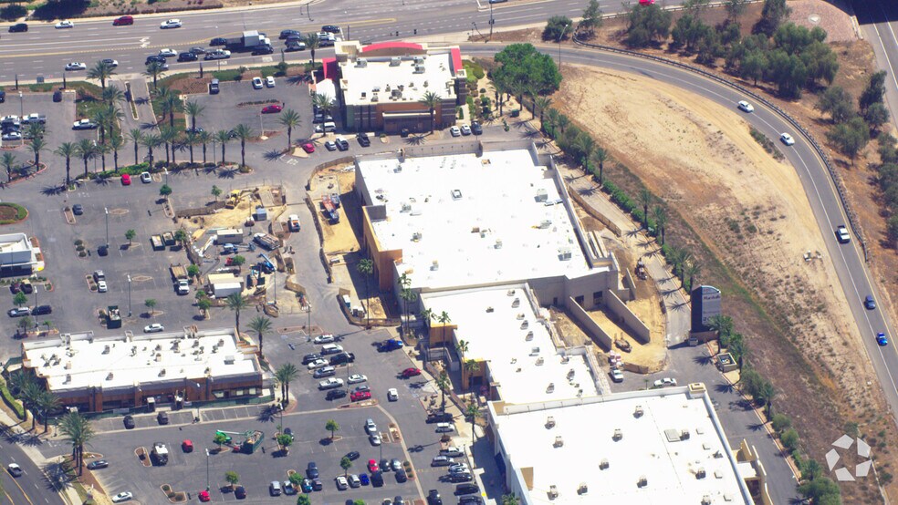 40477-40485 Murrieta Hot Springs Rd, Murrieta, CA à vendre - Vidéo aérienne – Image 2 sur 8