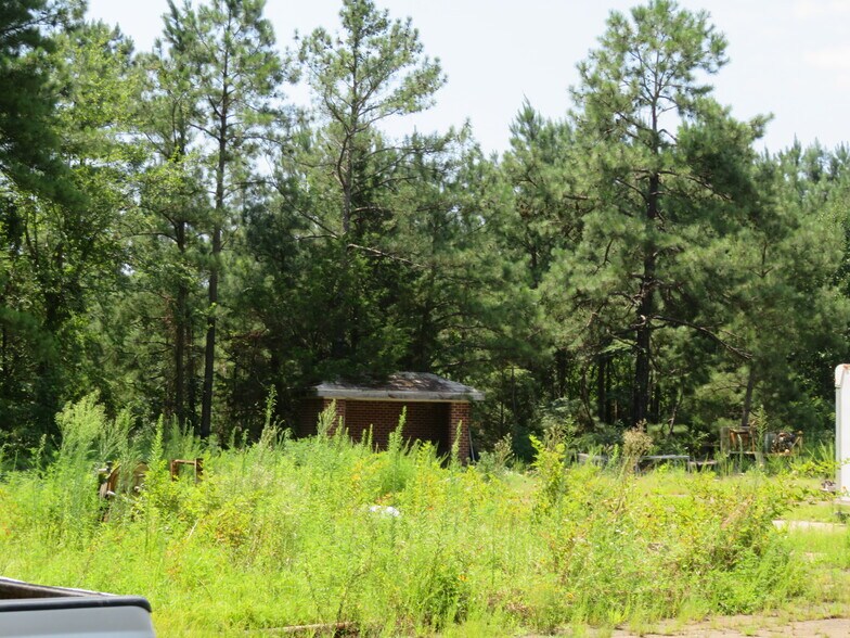 6104 Plane Dr, North Dinwiddie, VA à vendre - Photo de l’immeuble – Image 2 sur 11