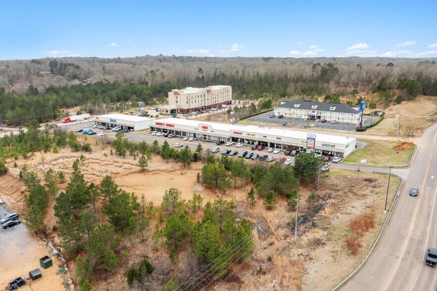 1550 Jameson Dr, Grenada, MS à louer - Photo de l’immeuble – Image 3 sur 8