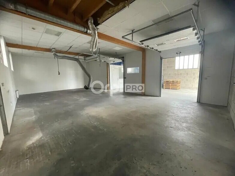 Local d'activités dans Arc-sur-Tille à vendre - Photo intérieure – Image 2 sur 12