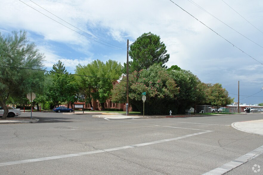 2700 S 8th Ave, Tucson, AZ à louer - Photo de l’immeuble – Image 3 sur 29