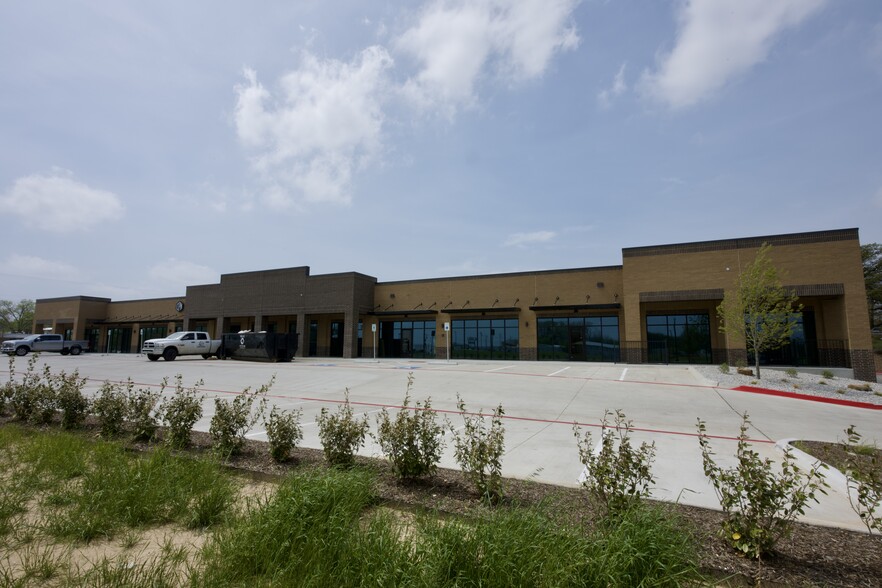 1725 Fort Worth Hwy, Weatherford, TX à louer - Photo de l’immeuble – Image 2 sur 9