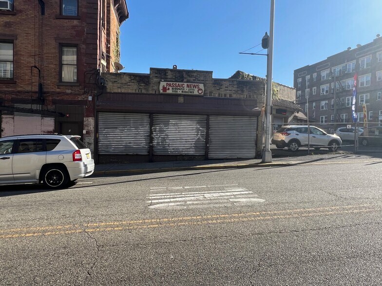 611 Main Ave, Passaic, NJ à louer - Photo de l’immeuble – Image 2 sur 2