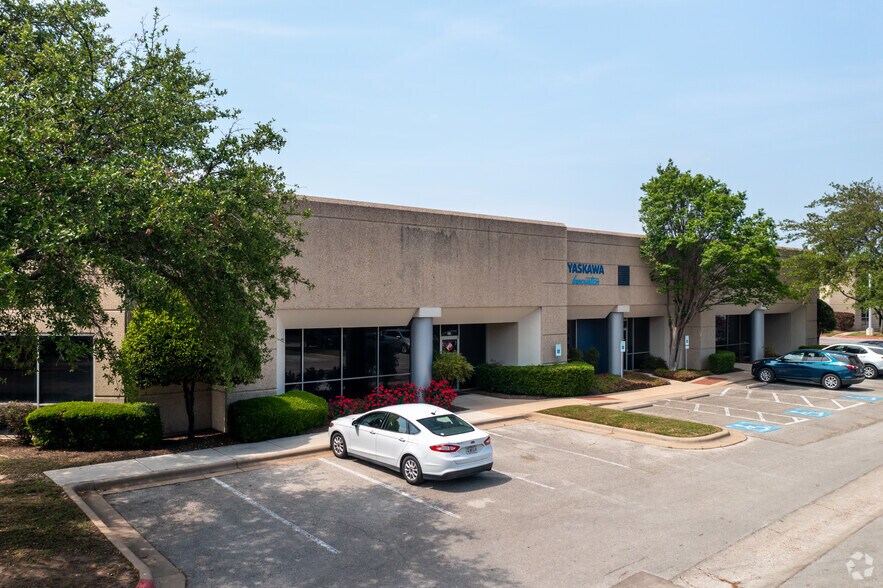 9233 Waterford Centre Blvd, Austin, TX à louer - Photo de l’immeuble – Image 3 sur 5