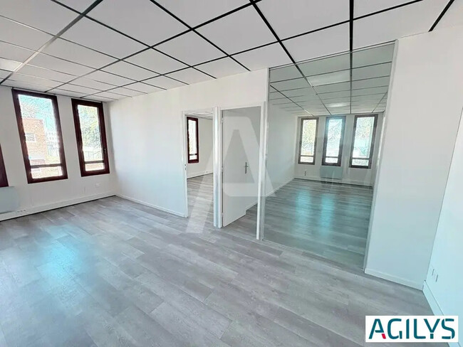 Plus de détails pour Bureau à louer