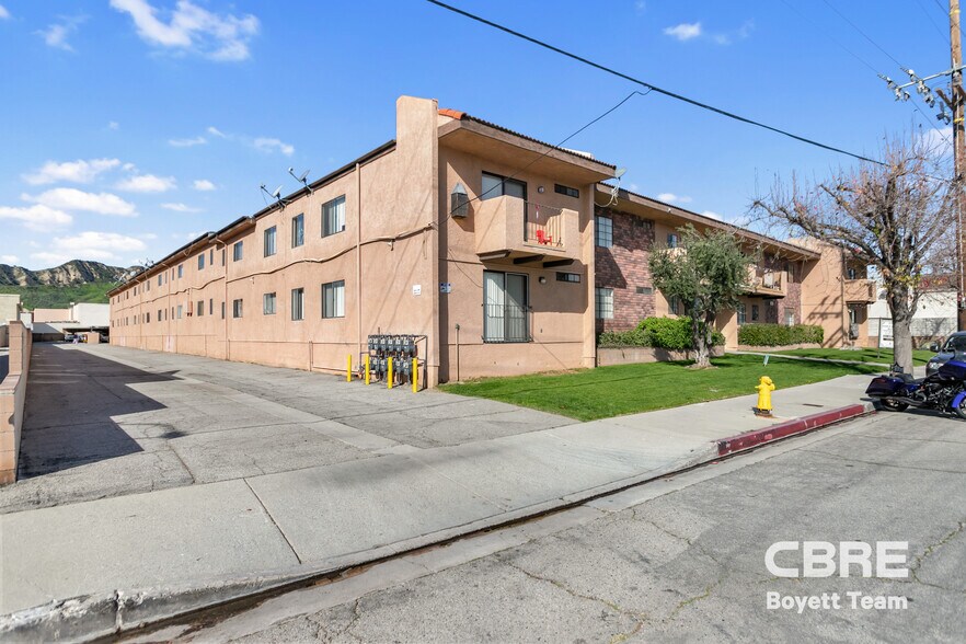 31737 Ridge Route Rd, Castaic, CA à vendre - Photo de l’immeuble – Image 1 sur 18