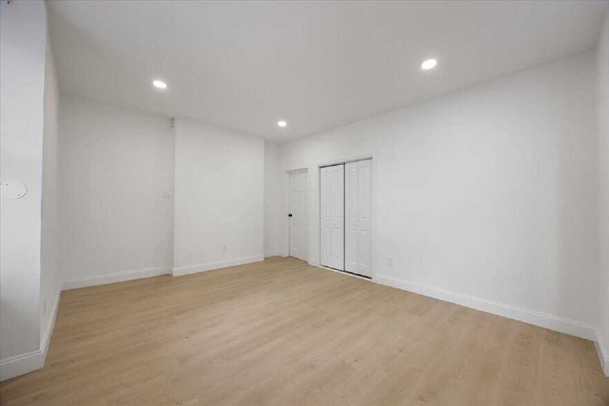 95 Buena Vista Ave, Yonkers, NY à vendre - Photo de l’immeuble – Image 2 sur 19