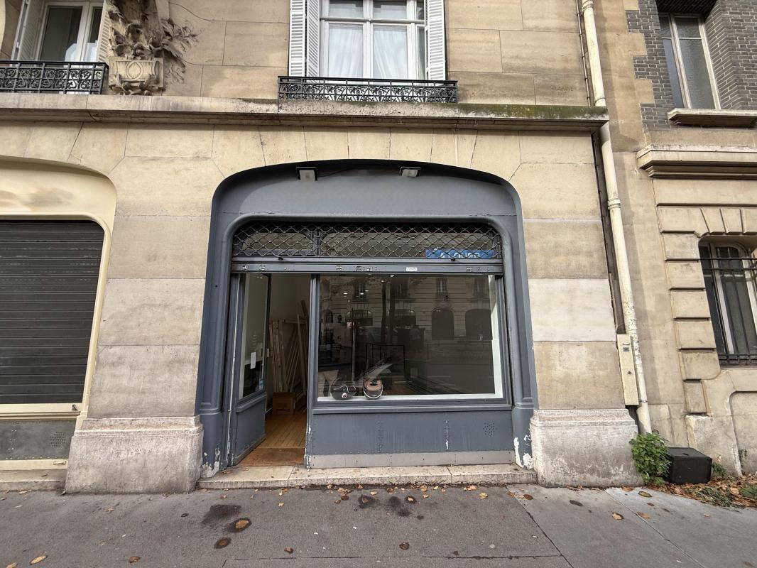 Local commercial dans Paris à louer Photo de l’immeuble– Image 1 sur 11