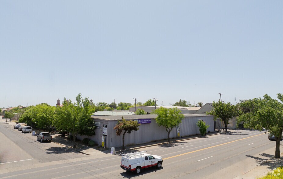 1129 8th St, Modesto, CA à vendre - Photo principale – Image 1 sur 4