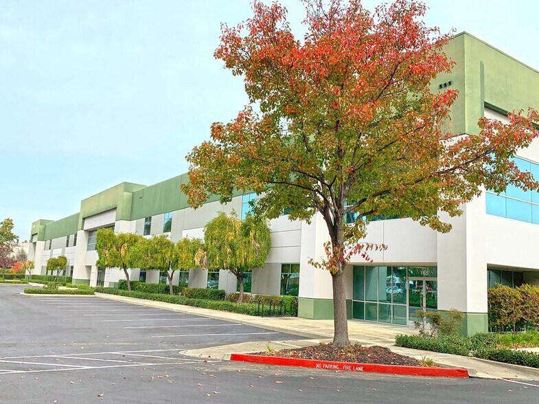 161-195 Pullman St, Livermore, CA à louer - Photo de l’immeuble – Image 1 sur 5