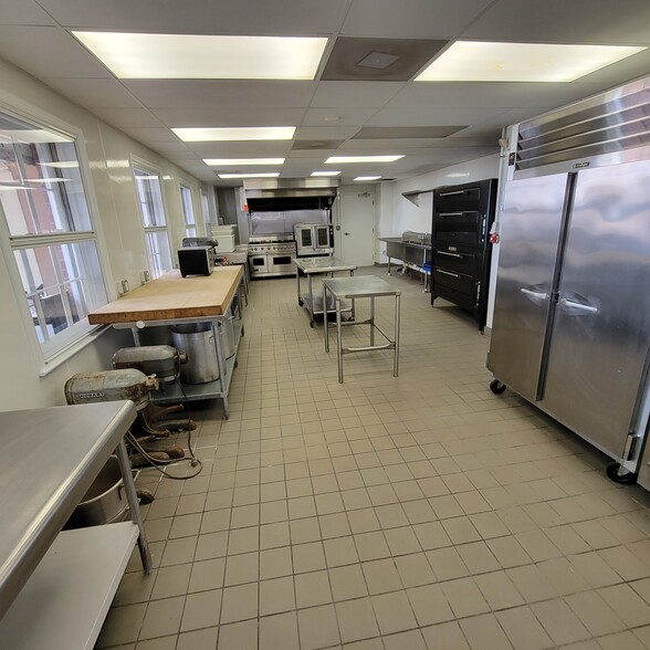 2220 N Charles St, Baltimore, MD à louer - Photo de l’immeuble – Image 2 sur 17
