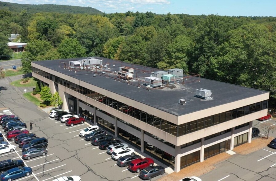 231 Farmington Ave, Farmington, CT à vendre - Photo de l’immeuble – Image 3 sur 9