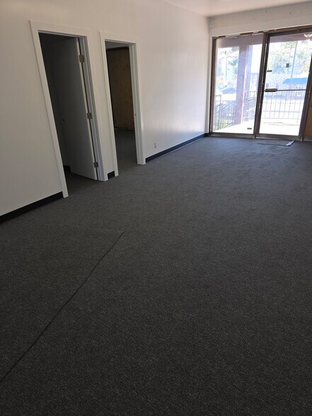 1345 University Ave, Riverside, CA à louer - Photo intérieure – Image 2 sur 7