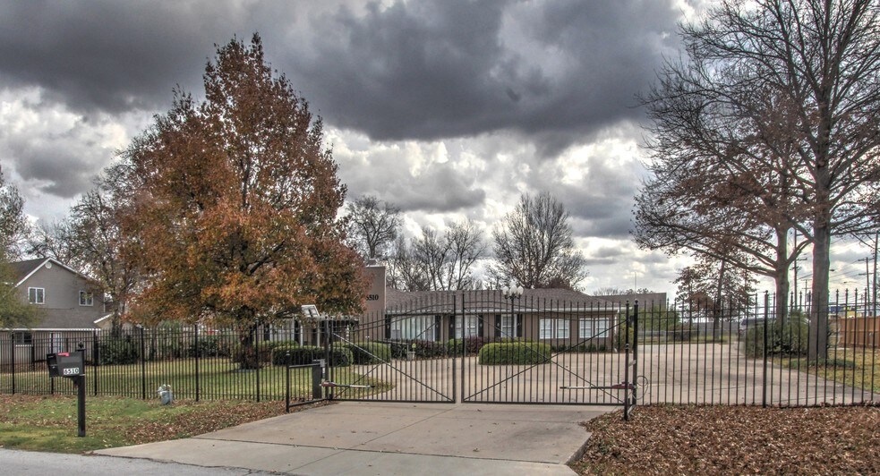 6510 E 24th St, Tulsa, OK à vendre - Photo de l’immeuble – Image 3 sur 30