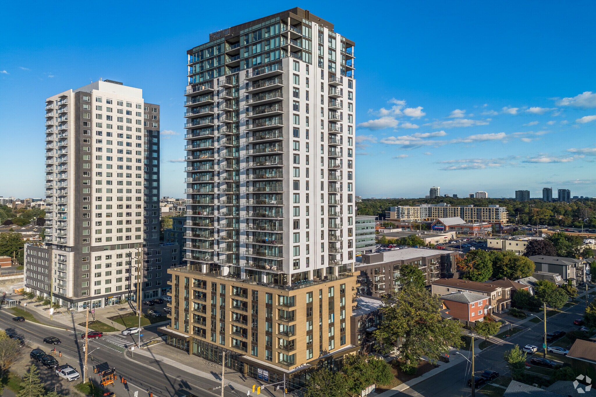 300 Mcrae Av, Ottawa, ON à louer Photo principale– Image 1 sur 32