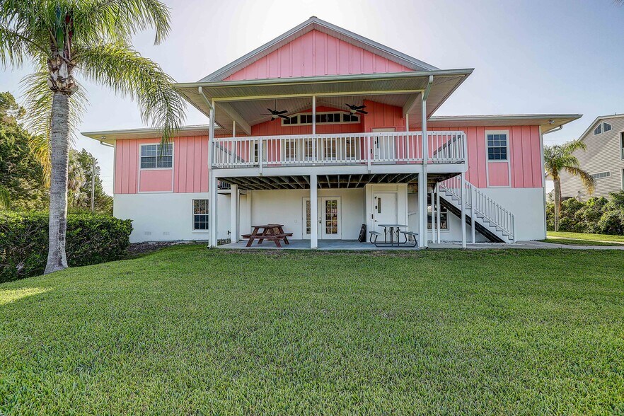 3263 Shoal Line Blvd, Hernando Beach, FL à louer - Photo de l’immeuble – Image 3 sur 8