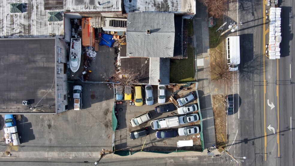 351 Hempstead Tpke, Elmont, NY à vendre - Photo de l’immeuble – Image 3 sur 16