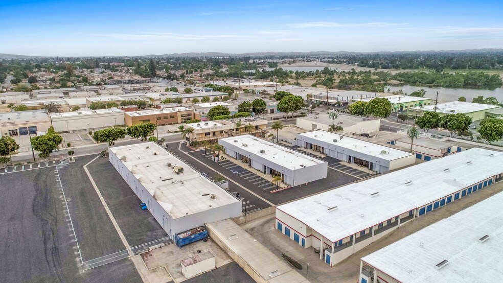 11621 Clark St, Arcadia, CA à louer - Photo de l’immeuble – Image 2 sur 7