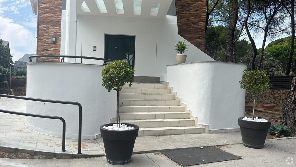 Calle Cáceres, 2, Pozuelo de Alarcón, Madrid à louer - Photo principale – Image 1 sur 7