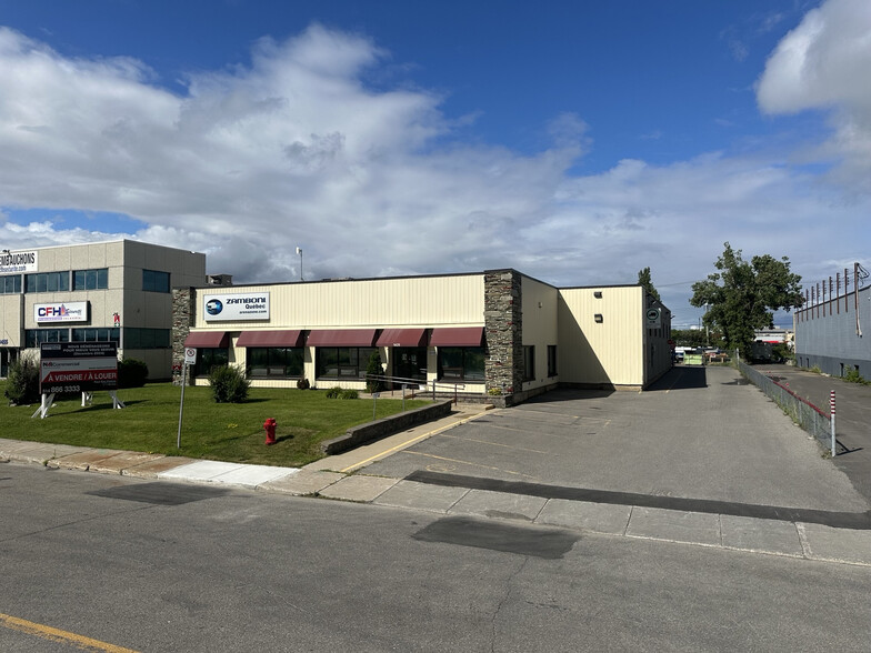 1425 Boul Pitfield, Saint-Laurent, QC à vendre - Photo de l’immeuble – Image 2 sur 5