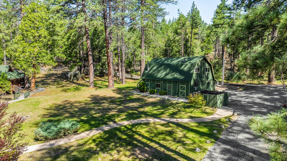 26345 Delano Dr, Idyllwild, CA à vendre - Photo de l’immeuble – Image 3 sur 69