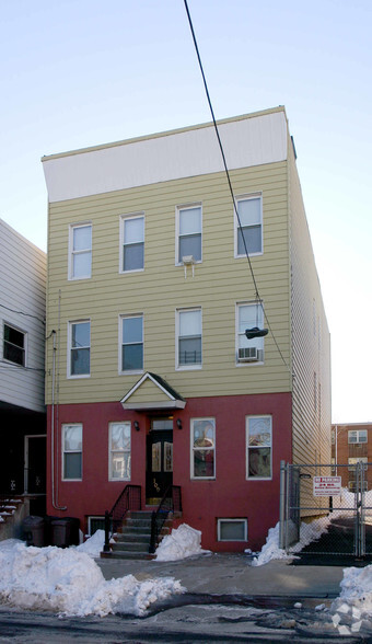 109 33rd St, Union City, NJ à vendre - Photo de l’immeuble – Image 1 sur 10