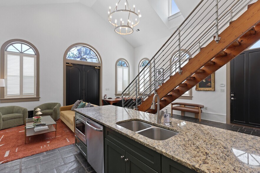 221 Ashley Ave, Charleston, SC à vendre - Photo de l’immeuble – Image 3 sur 81