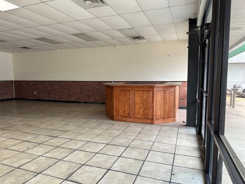 1407 S Main St, Weatherford, TX à louer - Photo intérieure – Image 3 sur 11