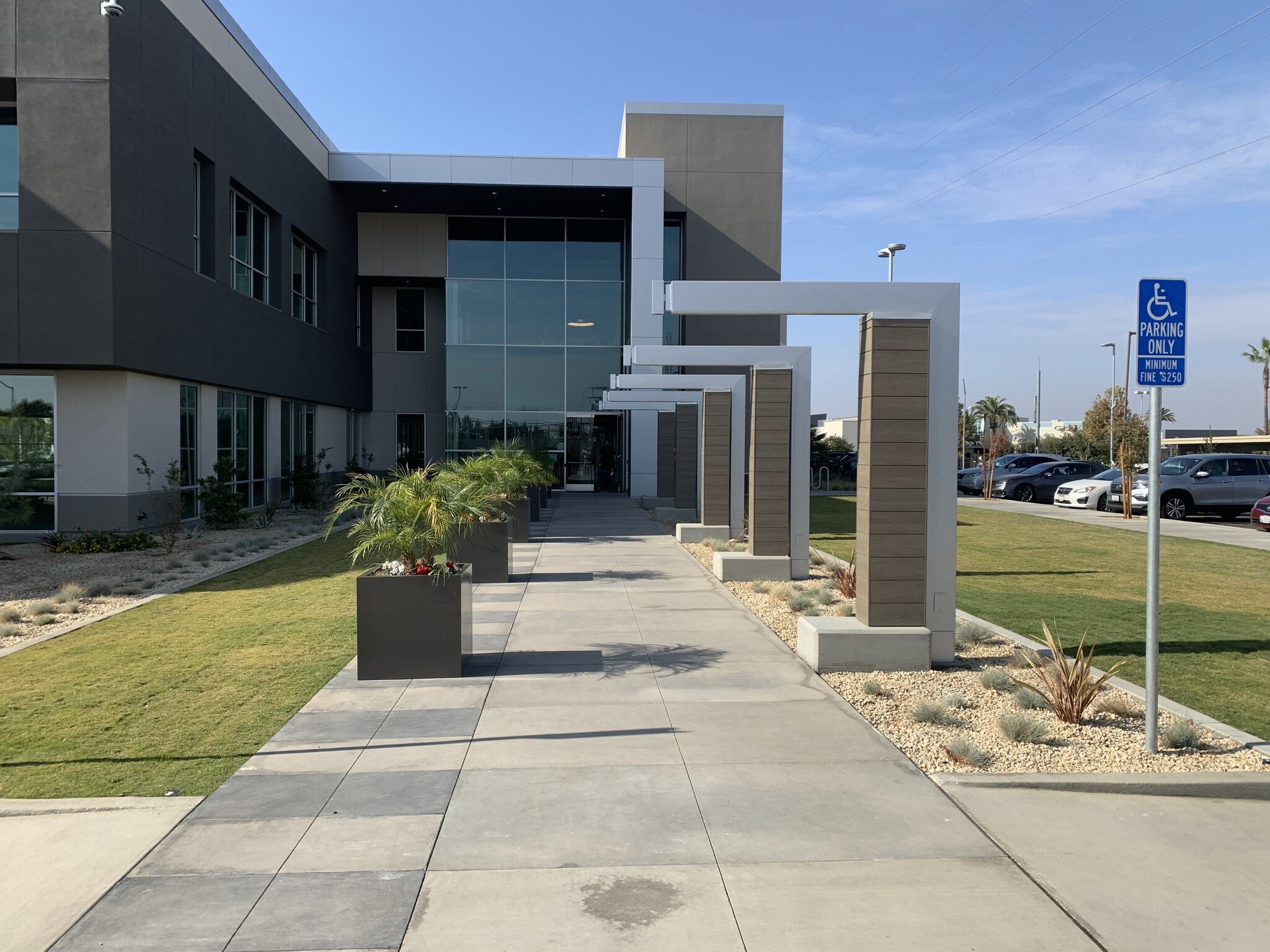 7700 N Palm Ave, Fresno, CA à louer Photo intérieure– Image 1 sur 4